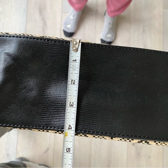 The Switch Bag in Diamond Raffia - Picture 14 of 16